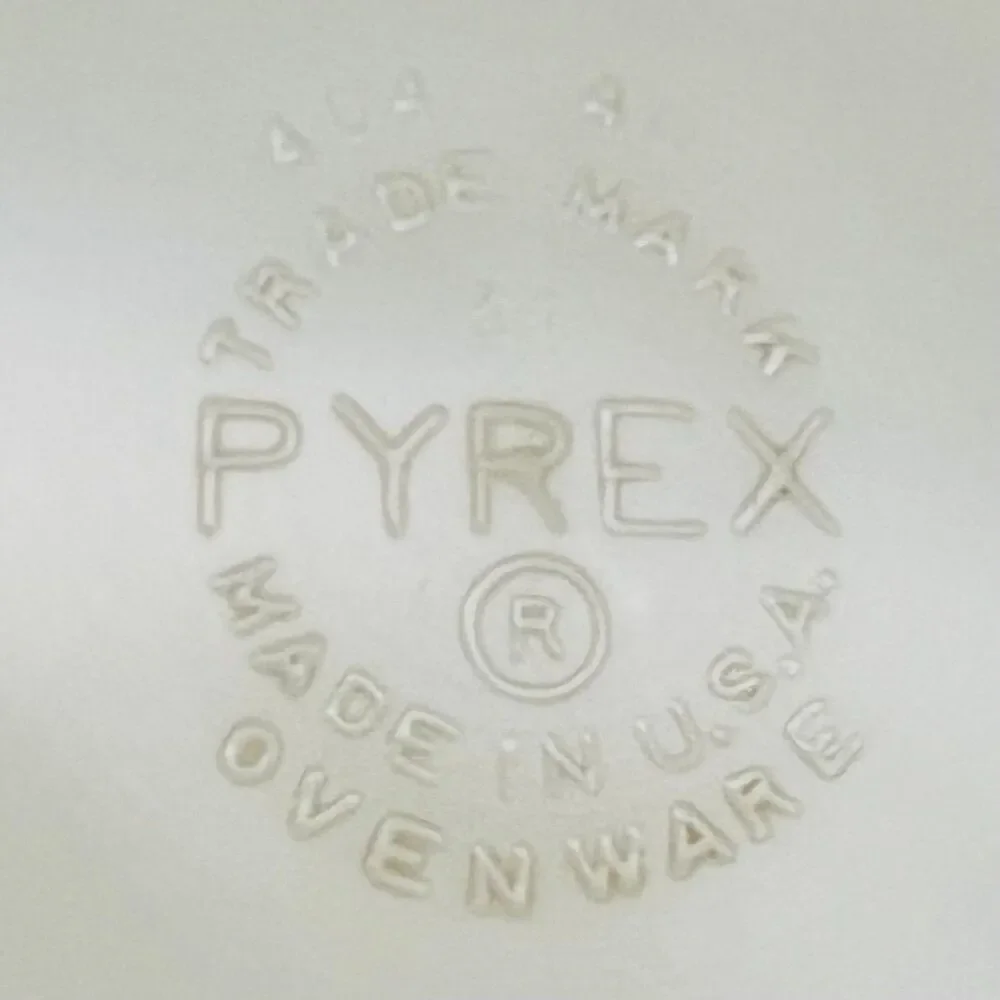PYREX Beige Gold Folk Art Hex Signs 404 Mixing Bowl 4-Quart
